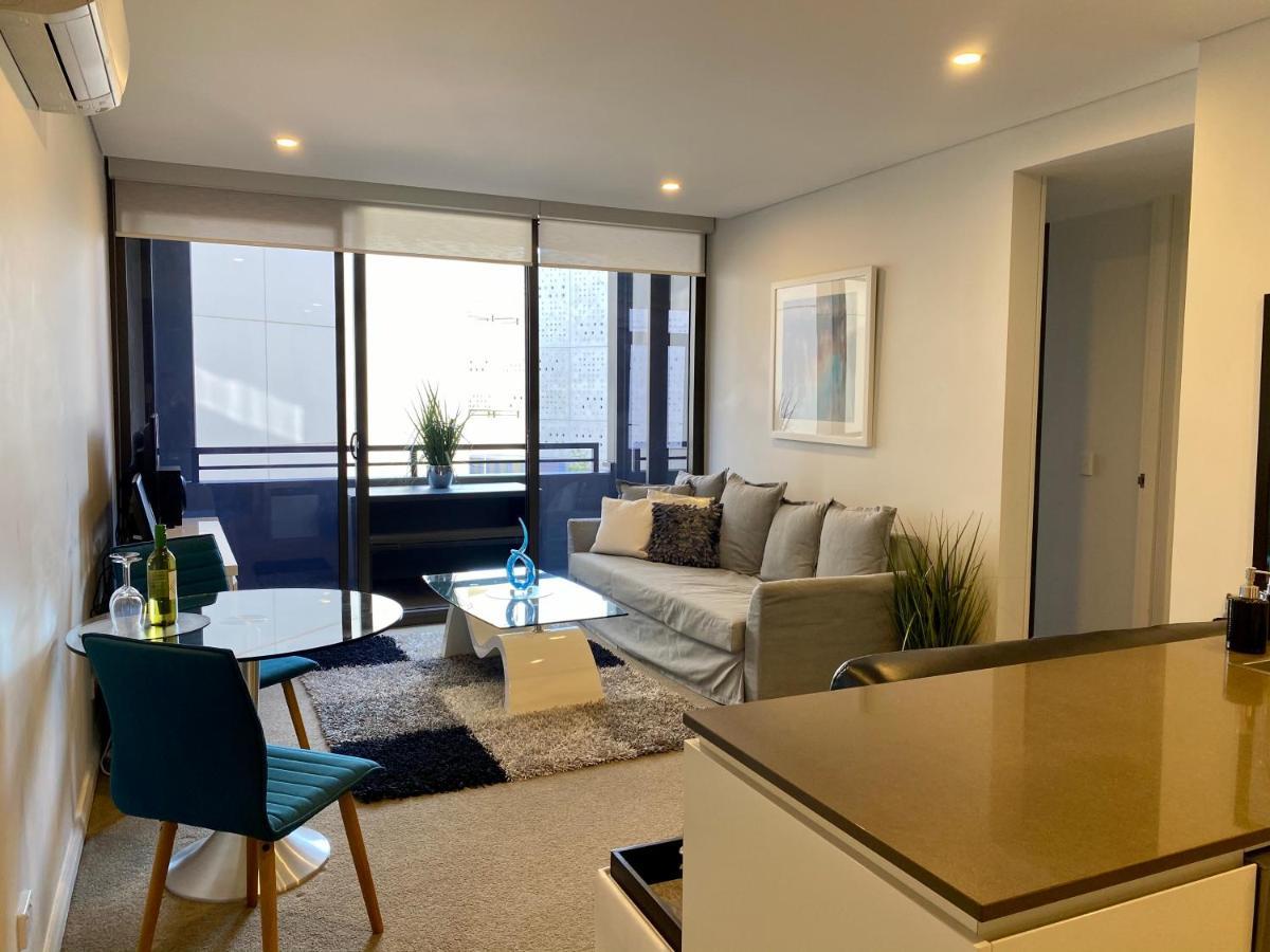 Kingston Governor Luxe 1 Bedroom Apartment In The Heart Of Barton Wifi Gym Wine Secure Parking Canberra المظهر الخارجي الصورة