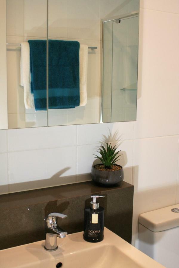 Kingston Governor Luxe 1 Bedroom Apartment In The Heart Of Barton Wifi Gym Wine Secure Parking Canberra المظهر الخارجي الصورة