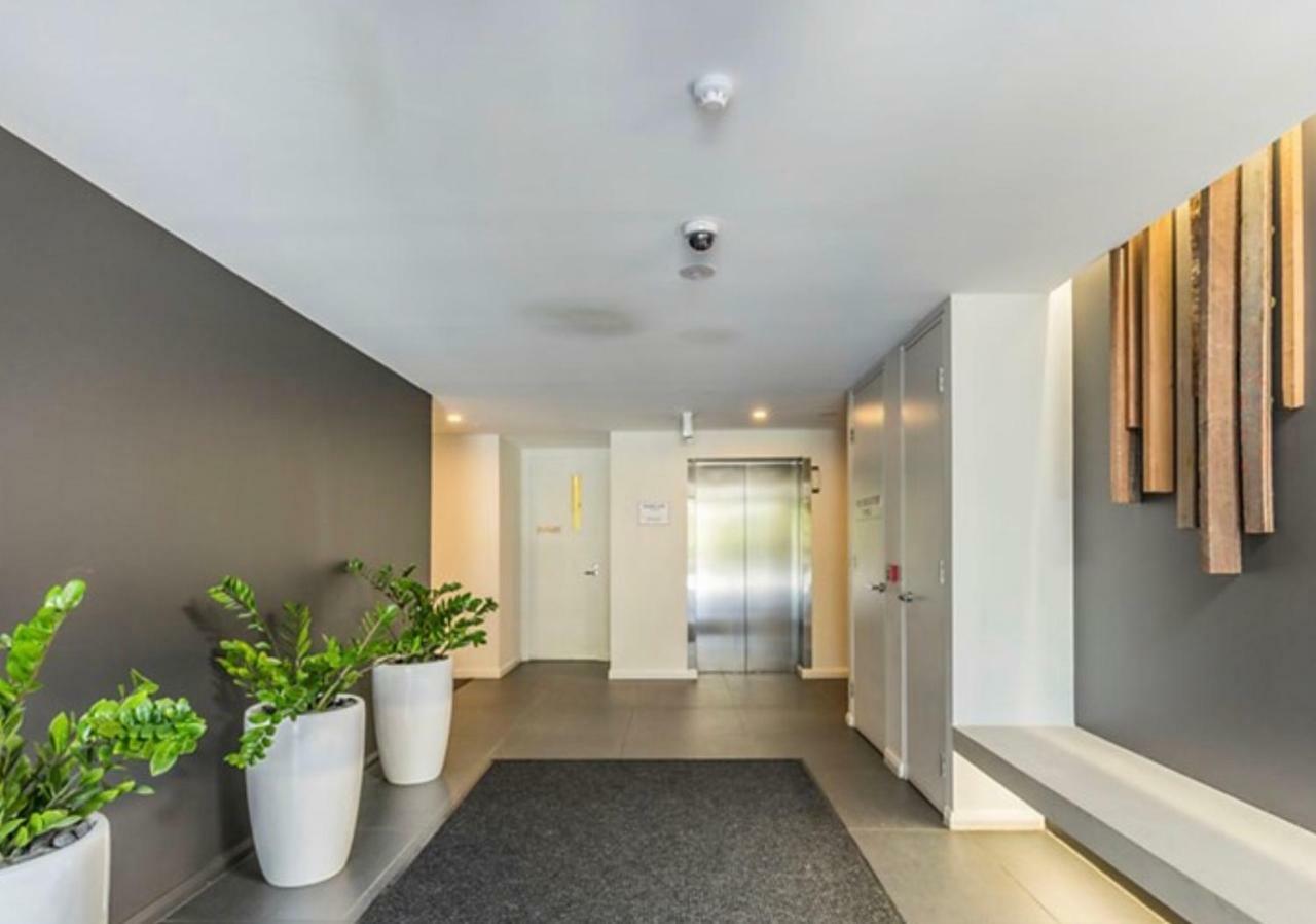 Kingston Governor Luxe 1 Bedroom Apartment In The Heart Of Barton Wifi Gym Wine Secure Parking Canberra المظهر الخارجي الصورة