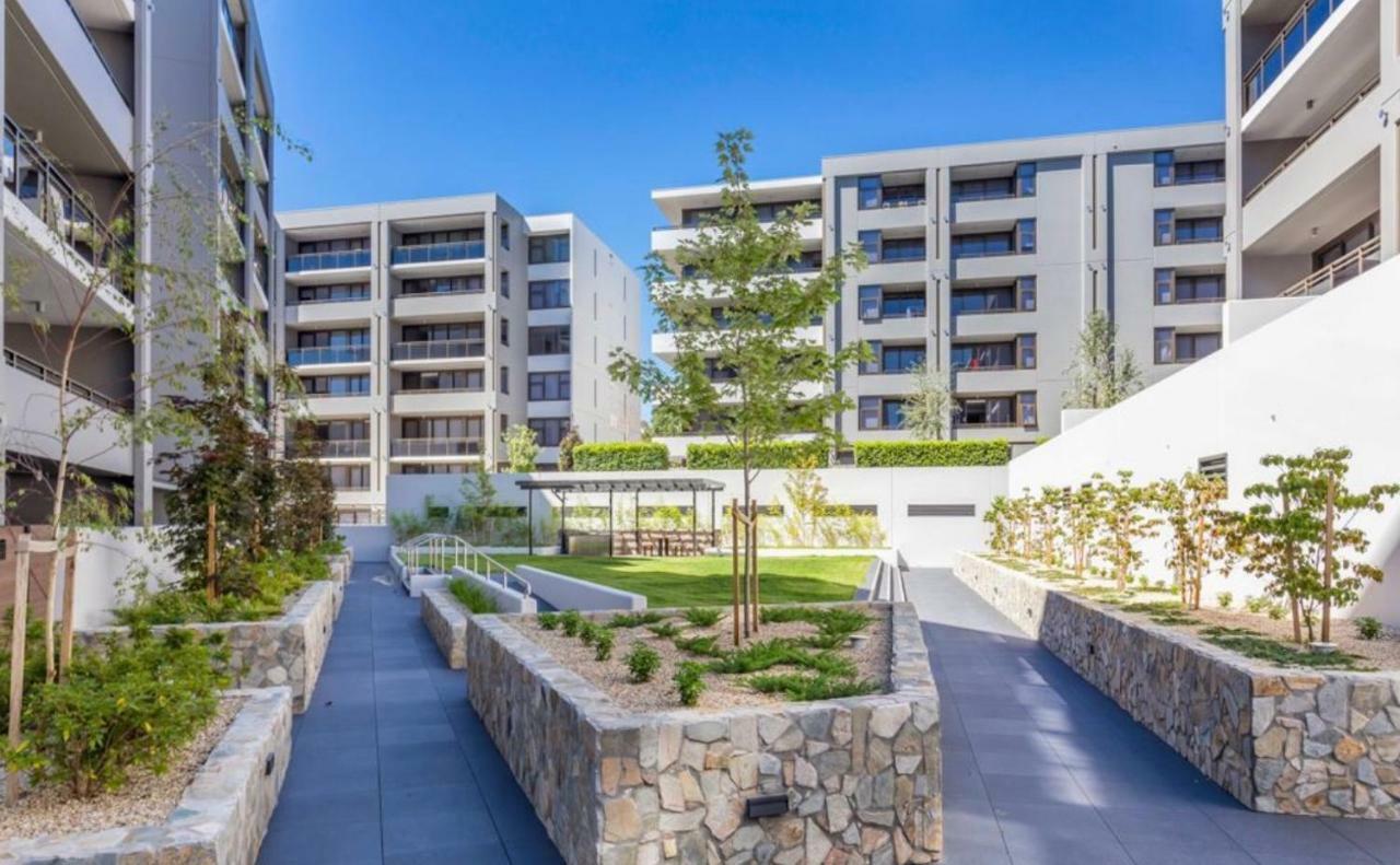 Kingston Governor Luxe 1 Bedroom Apartment In The Heart Of Barton Wifi Gym Wine Secure Parking Canberra المظهر الخارجي الصورة
